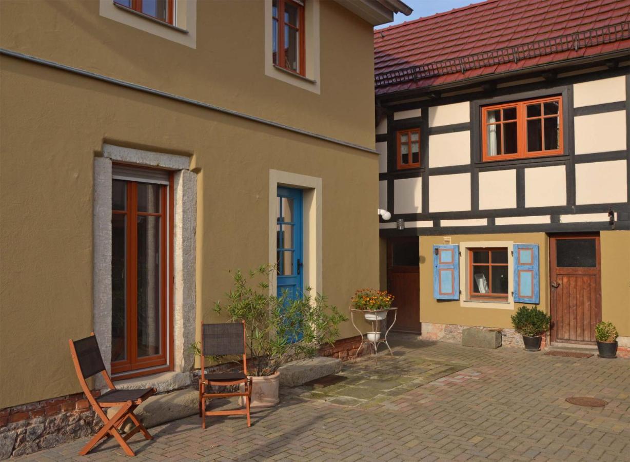 Dreiseitenhof Radebeul Buitenkant foto